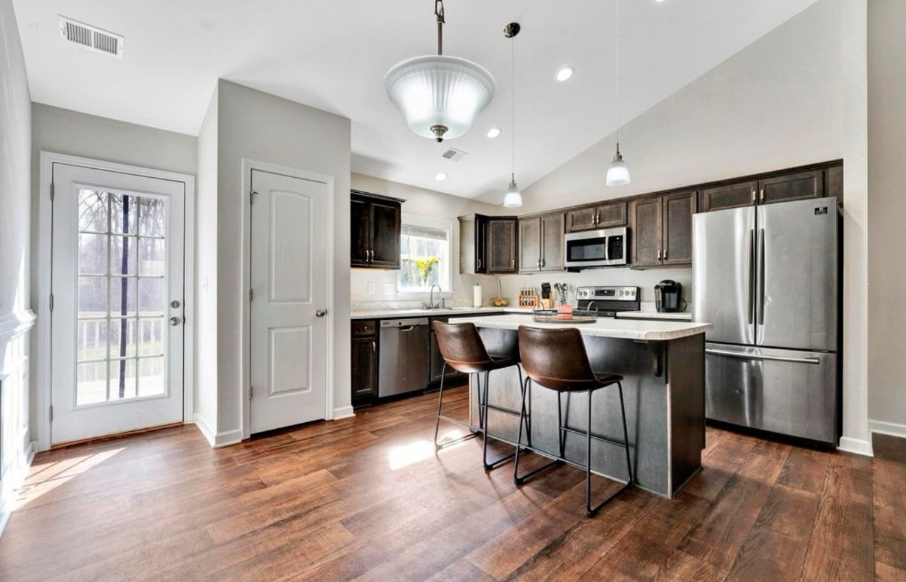 Photo - 106 Cloverdale Ln