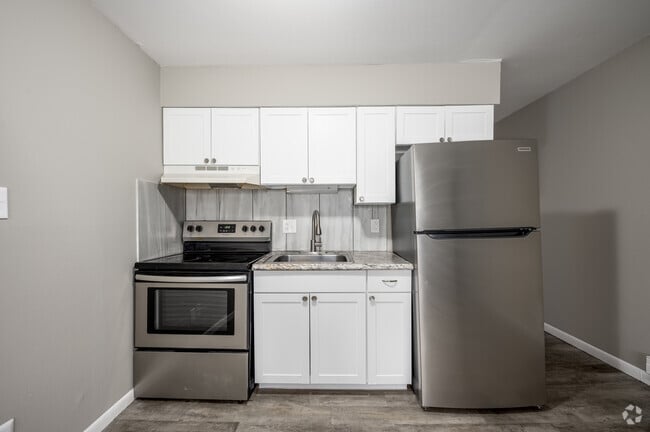 1BR, 1BA - 475SF - Kitchen