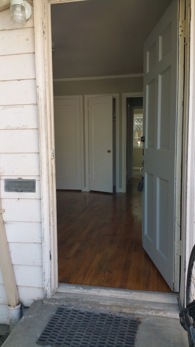 front door entry - 107 Southeast 80th Avenue