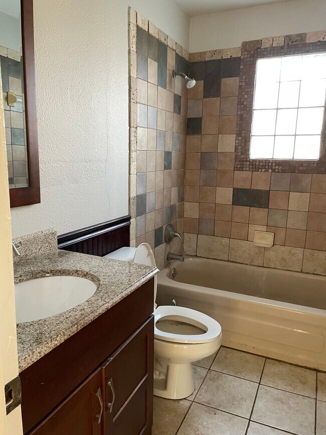 Building Photo - 5 Points Bungalow