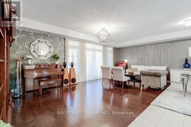 Photo - 121 Luzon Ave