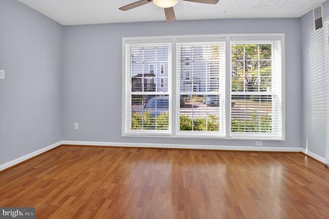 Photo - 9919 Oakton Terrace Rd