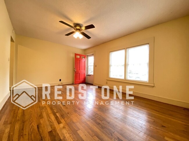 Photo - 219 W Summerbell Ave