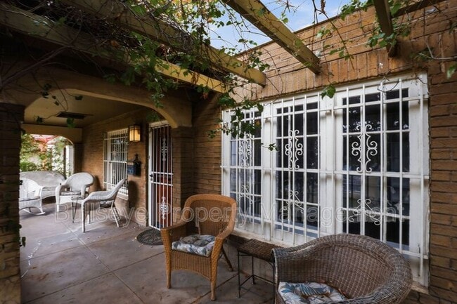 Photo - 718 W Roosevelt St