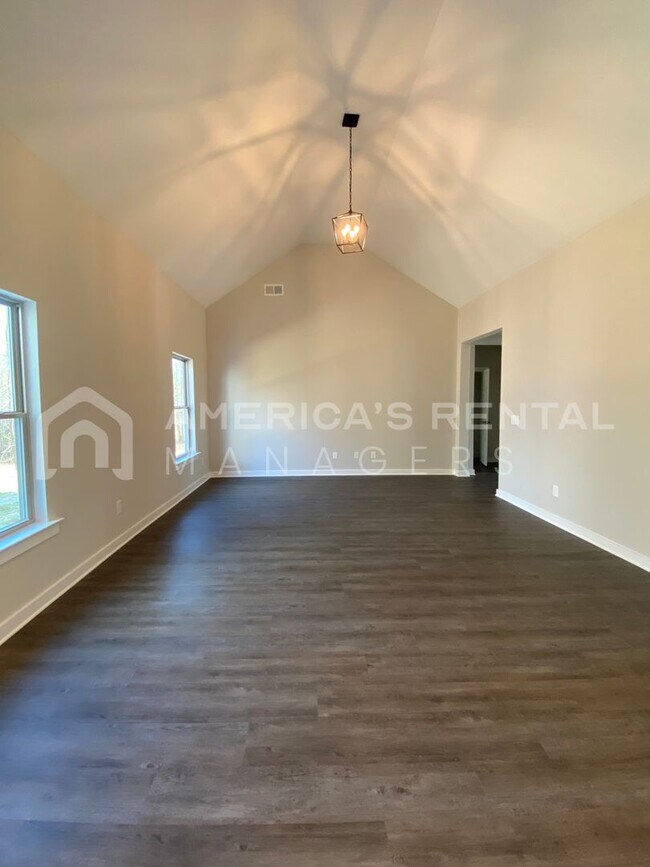 Photo - 308 Lakewood Ln