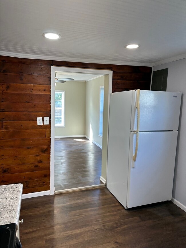 Photo - 120 S 4th St