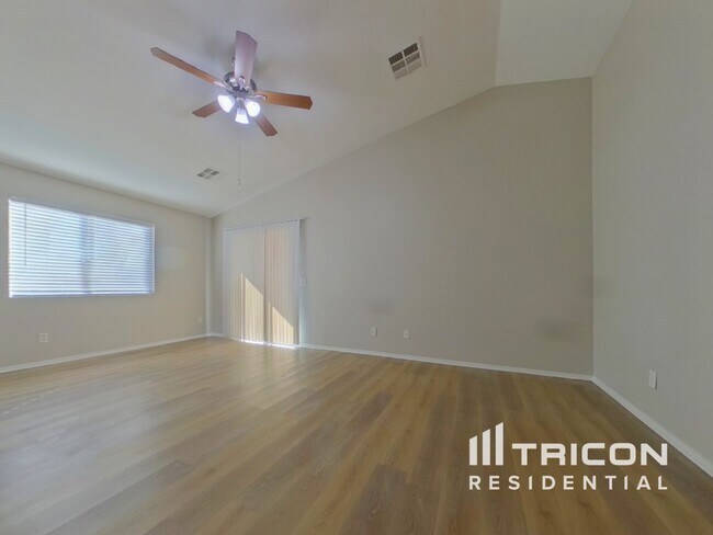 Photo - 23943 W Hadley St