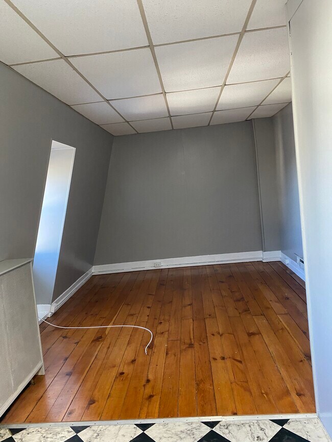 Living Room - 18 E Main St Unit 3