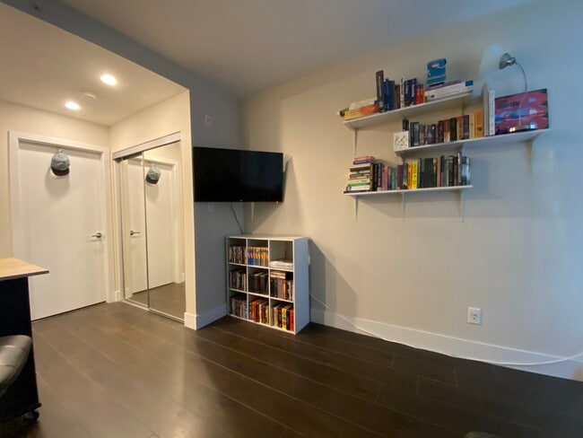 1090 Johnson St Unit 406