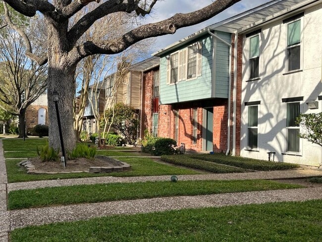 Building Photo - 9463 Fondren Rd Rental