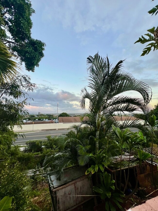 Photo - Beautiful Home-4/2/2 & Fenced Yard