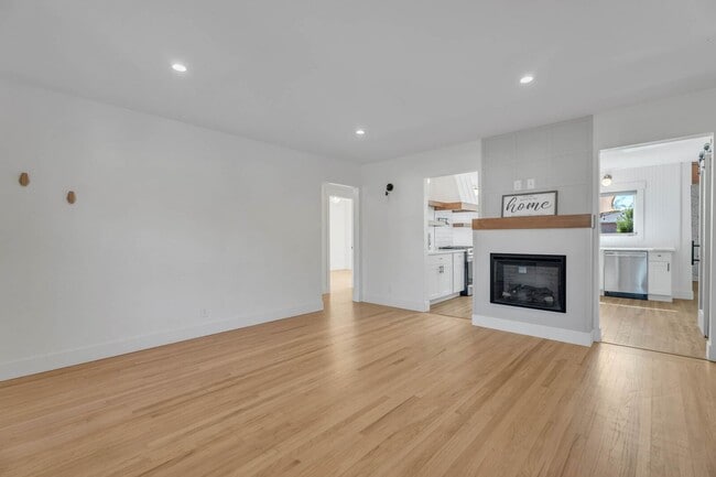 Photo - 6700 San Joaquin St