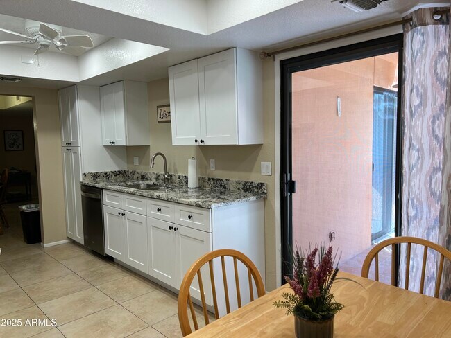 Photo - 12212 N Paradise Vlg Pkwy S Unit 142