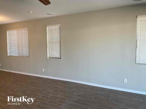 Photo - 19748 W Devonshire Ave