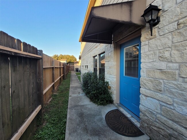 Photo - 2428 Parkview Dr