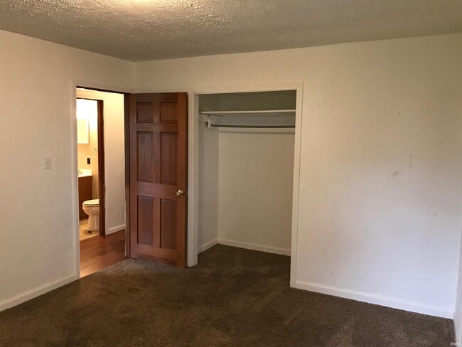 Photo - 600 W Cherokee Dr