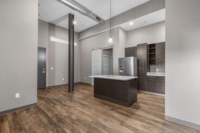 Photo - 901 9th St Unit LOFT A