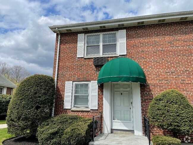 Building Photo - 134 Emerson Gardens Rd Unit 134 Rental