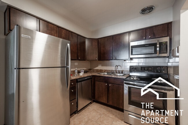 Building Photo - 110 N Kenilworth Ave Unit 1C