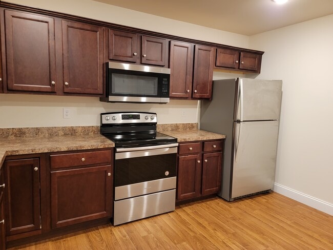 Photo - 143 Cedarwood Dr