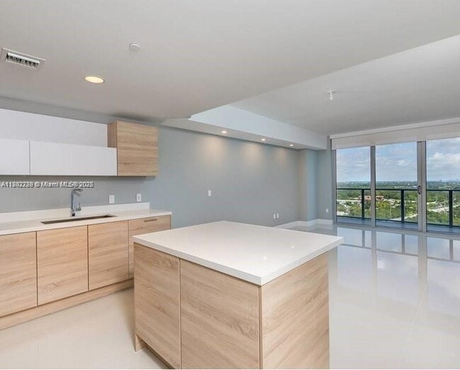 Photo - 16385 Biscayne Blvd Unit 2103