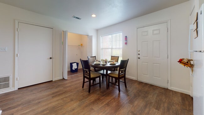 Comedor - Retreat at Texas City