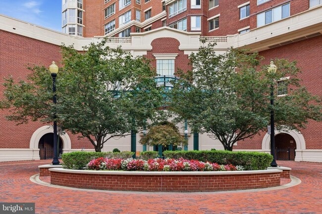 2121 Jamieson Ave Unit 602