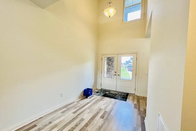 Photo - 16499 Beverly Dr
