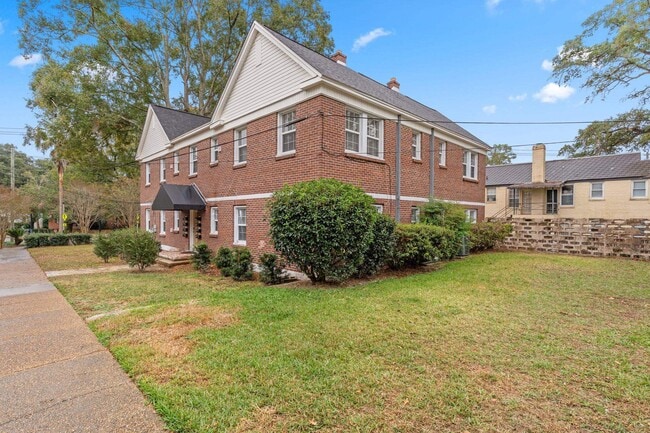 Photo - 557 Beverly Ct