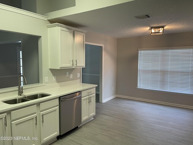 Photo - 65 Waterbridge Pl