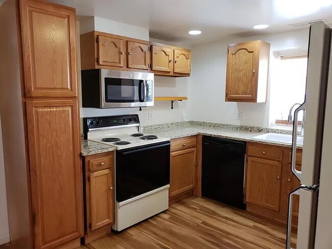 Building Photo - 418 S 100 E