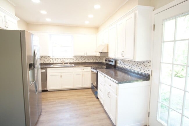 Photo - 2035 Allenhurst St