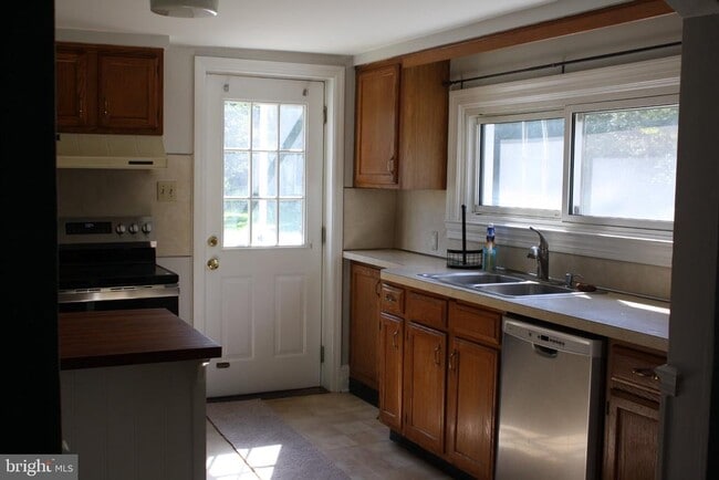 Photo - 545 Northbrook Rd