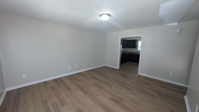 Photo - 161 North Carolina Dr