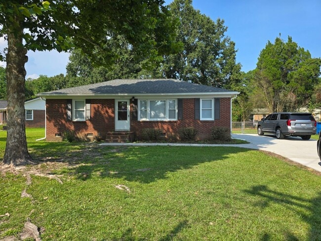 Photo - 300 Mary Scott Dr