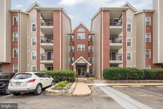 Building Photo - 3309 Wyndham Cir Unit 4173 Rental