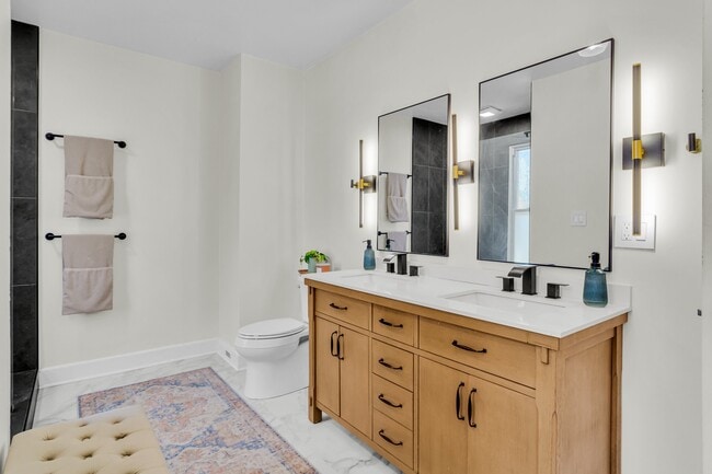 Photo - 585 Showers St