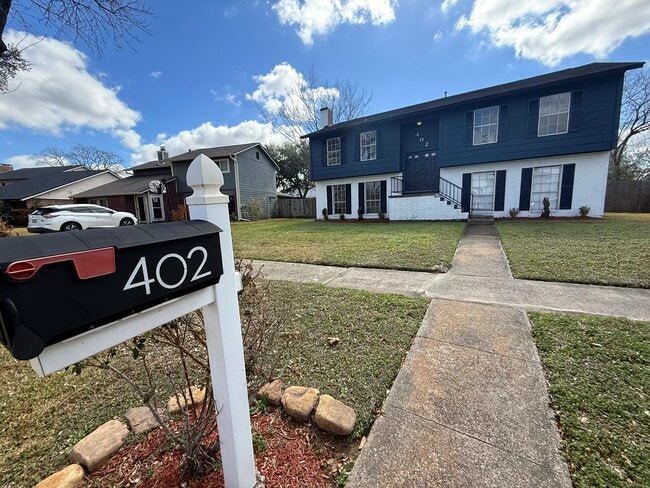 Photo - 402 Tresvant Dr