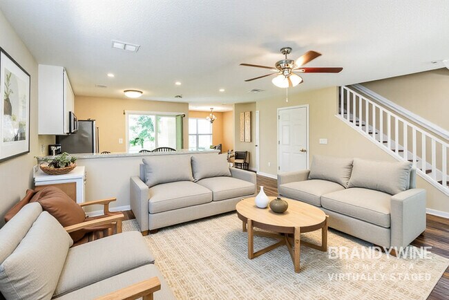 Photo - 1571 N Whitney St