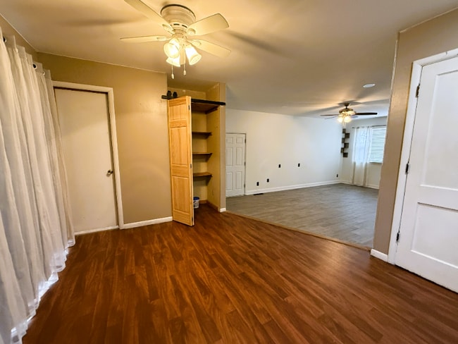 Photo - 2515 Richmond N