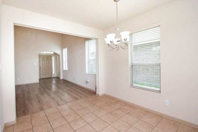 Photo - 2106 Harmon Crest Ct