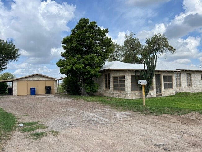Building Photo - 1701 N Ware Rd Rental