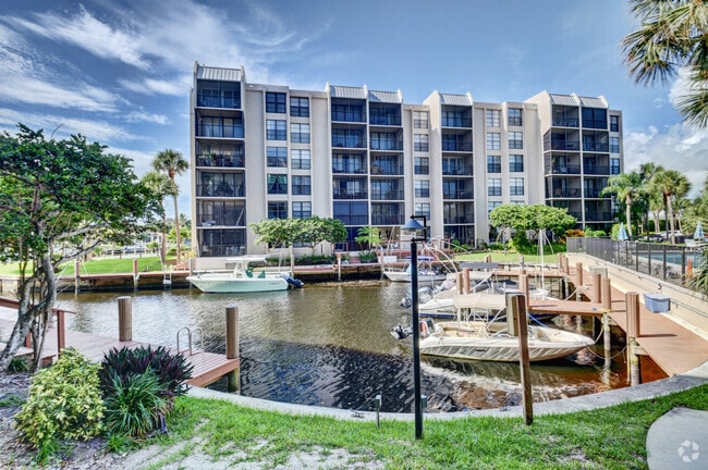 Building Photo - 21 Royal Palm Way Unit 504 Rental