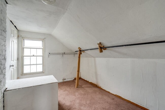 Photo - 2118 Denison Ave Unit UP - 3bd/1.5ba