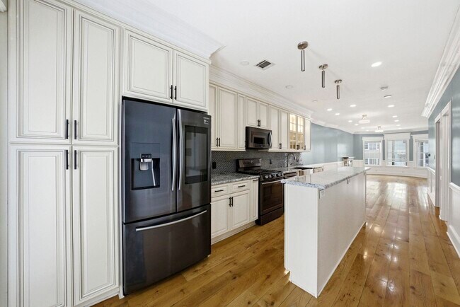 Photo - 245 Jewett Ave