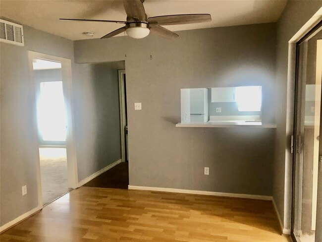 Photo - 3150 Walnut Bend Ln Unidad 618