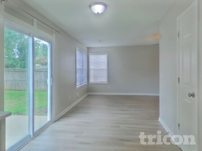 Photo - 208 Autumn Woods Dr