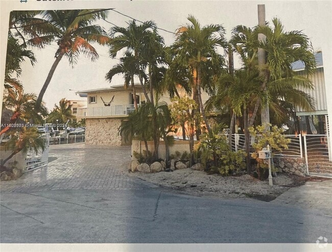 Building Photo - 201 Wildwood Cir Rental