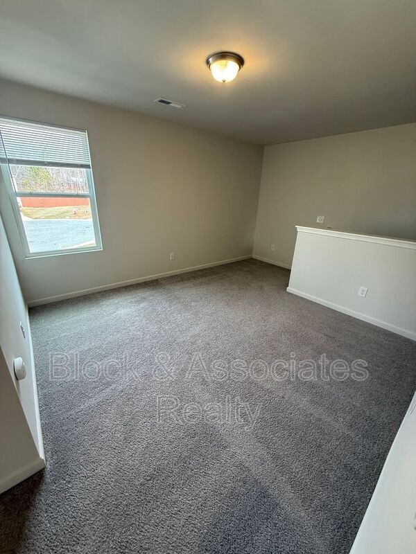 Photo - 1492 Oriole Dr