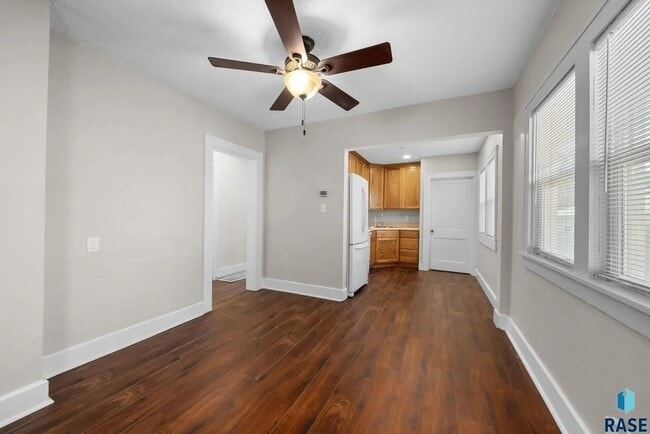 Photo - 814 N Prairie Ave